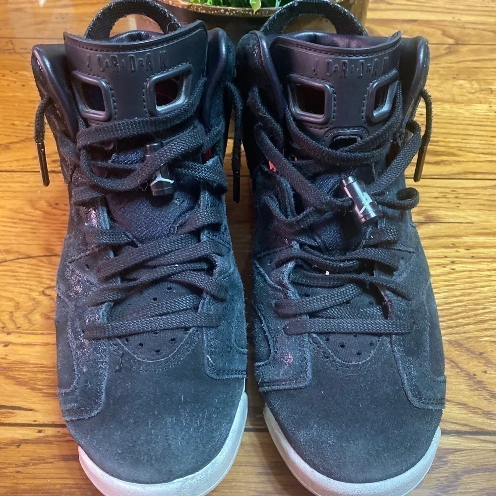 JORDAN 6 Retro Heiress Black Suede Size 5.5Y [881430-029].